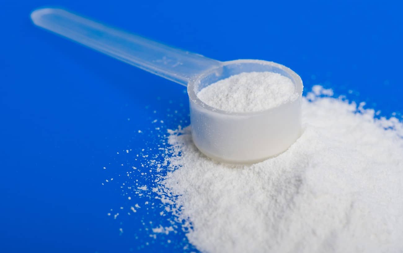 A scoop of white powder. 