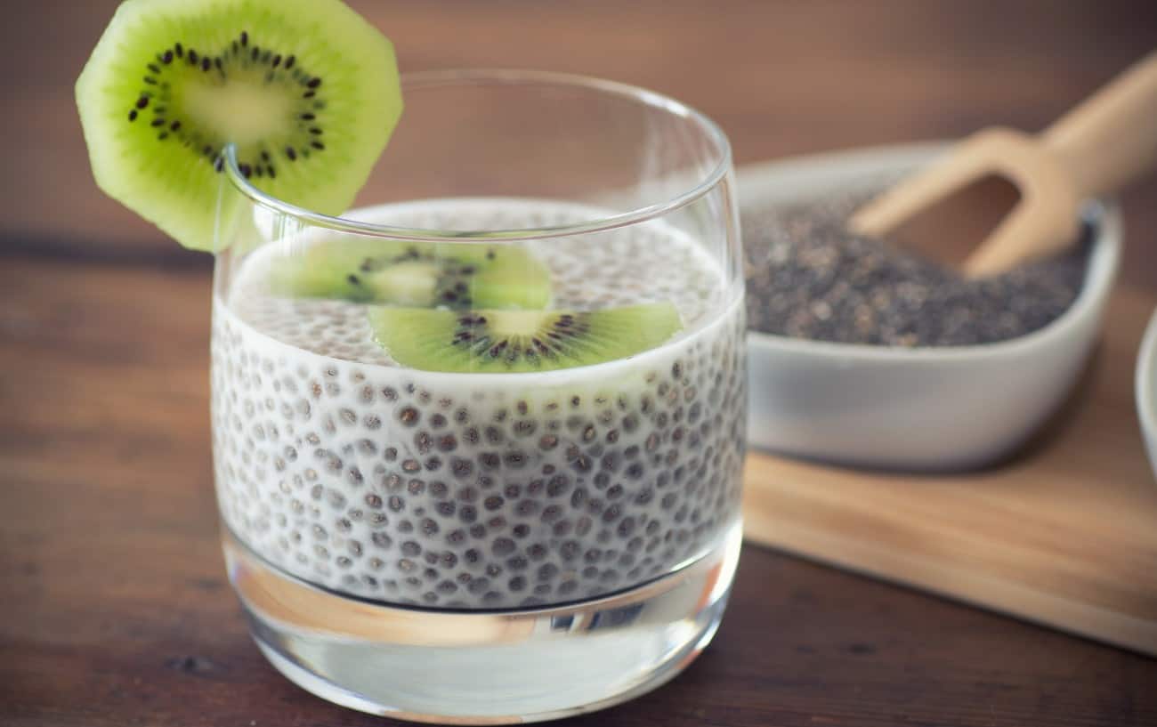 A chia pudding with kiwi.